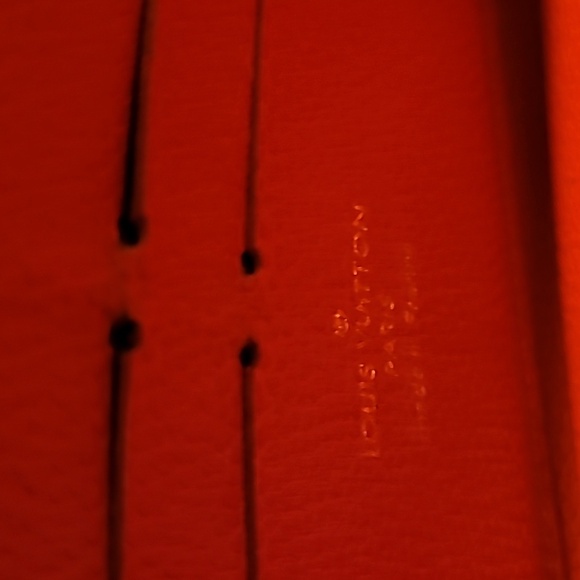 LOUIS VUITTON EMPRIENTE Zip around wallet./ box and dustbag included. - Picture 12 of 15